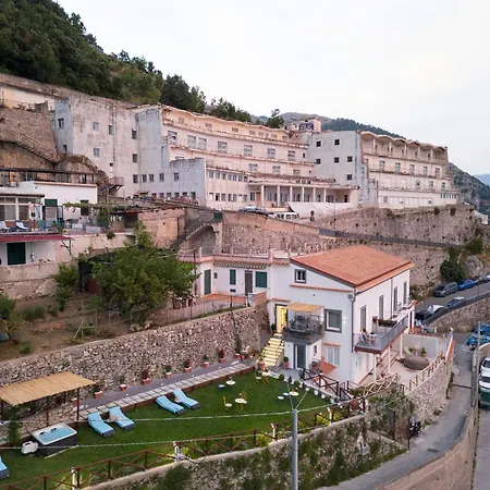 Dimora La Fenice Ambra דירה